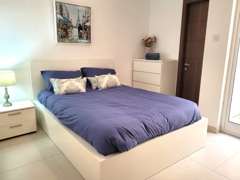 2 bed Town House For Rent in Sliema, Sliema - thumb 12