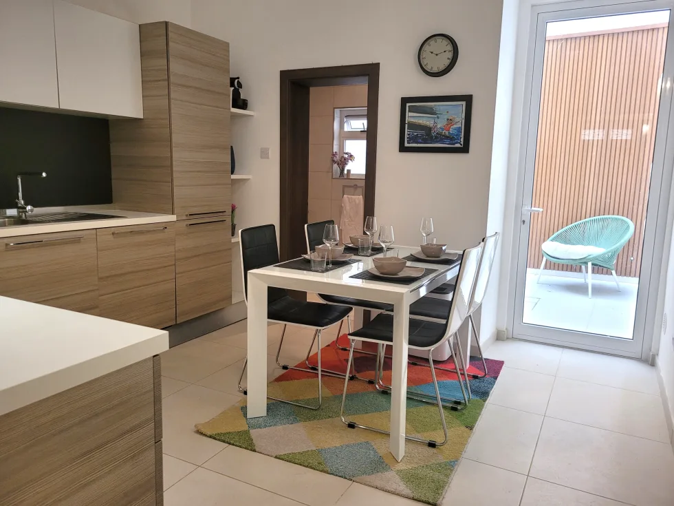 2 bed Town House For Rent in Sliema, Sliema - thumb 6