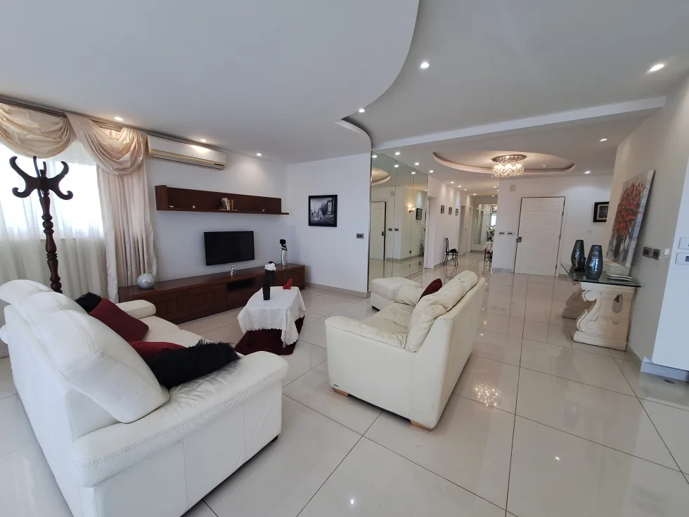 3 bed Apartment For Rent in Sliema, Sliema - thumb 7