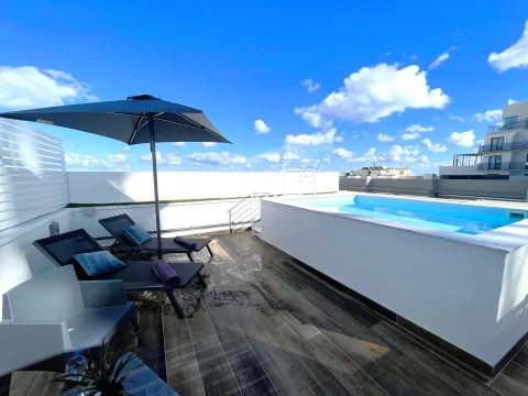 2 bed Penthouse For Rent in Sliema, Sliema - thumb 1