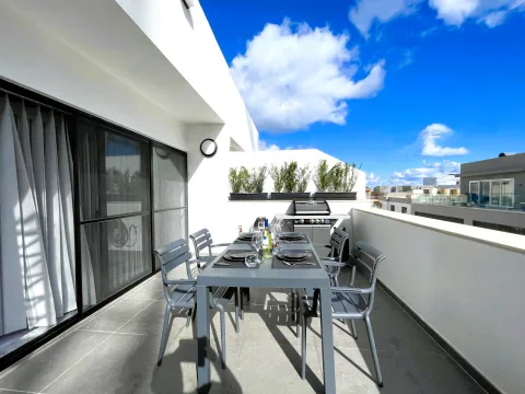2 bed Penthouse For Rent in Sliema, Sliema - thumb 4