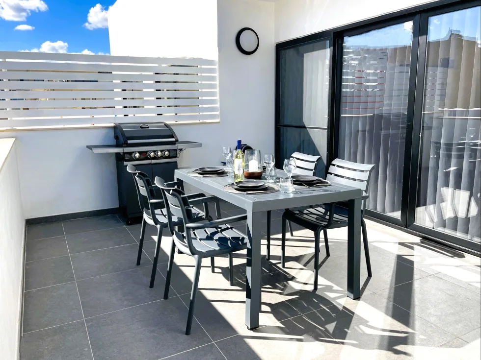 2 bed Penthouse For Rent in Sliema, Sliema - thumb 5