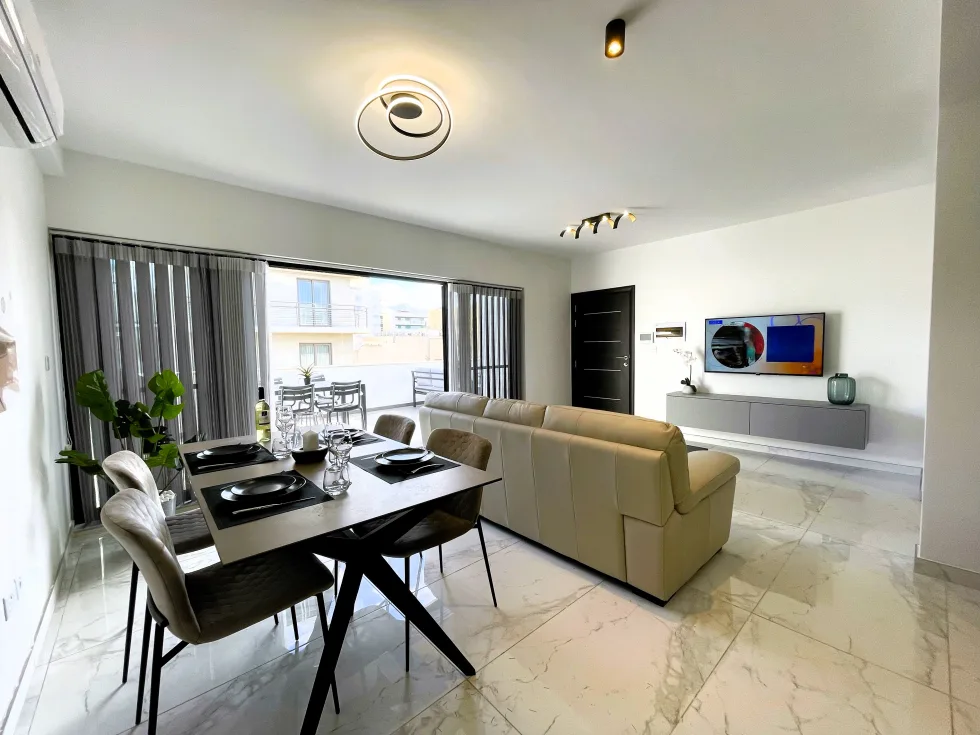 2 bed Penthouse For Rent in Sliema, Sliema - thumb 7