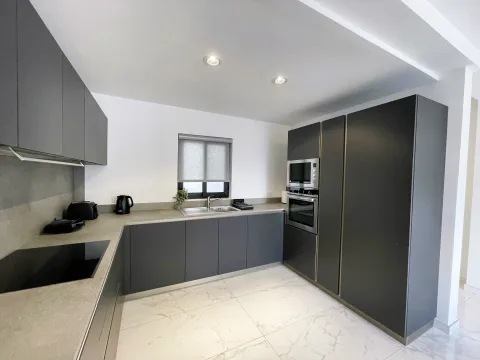 2 bed Penthouse For Rent in Sliema, Sliema - thumb 9