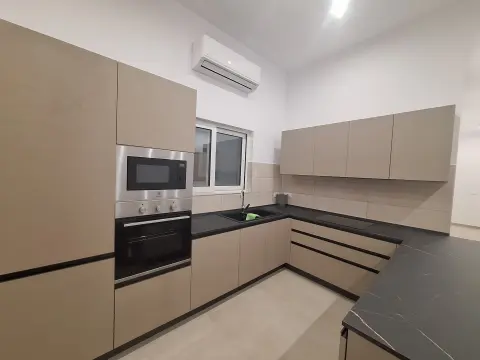 3 bed Maisonette For Rent in Sliema, Sliema - thumb 5