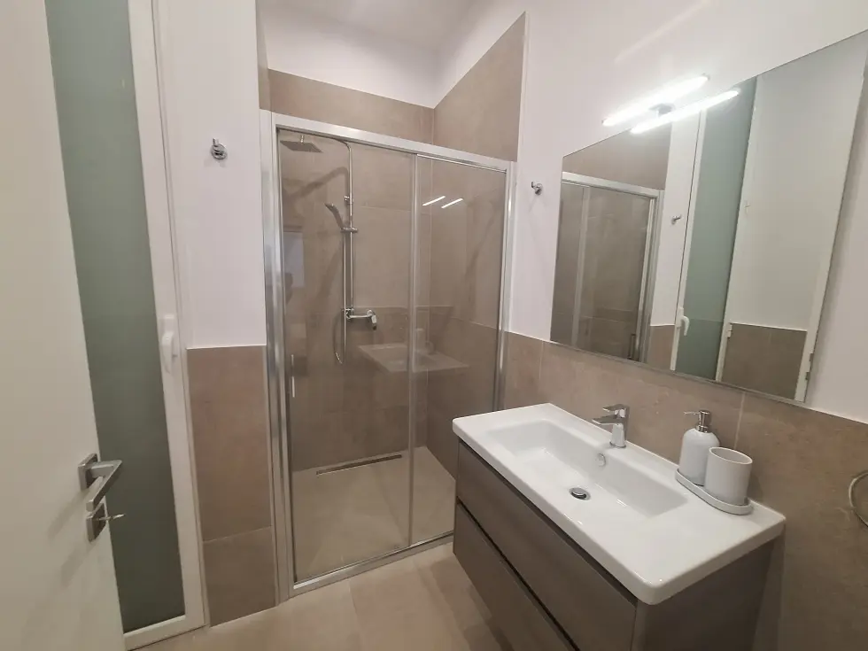 3 bed Maisonette For Rent in Sliema, Sliema - thumb 8