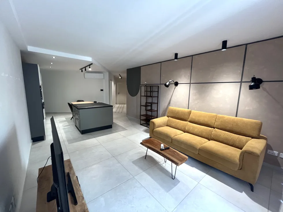 3 bed Apartment For Rent in Sliema, Sliema - thumb 1