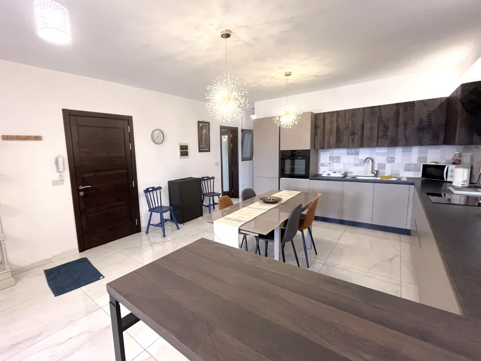 3 bed Apartment For Rent in Pembroke, Pembroke - thumb 5