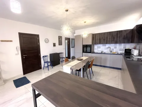 3 bed Apartment For Rent in Pembroke, Pembroke - thumb 5