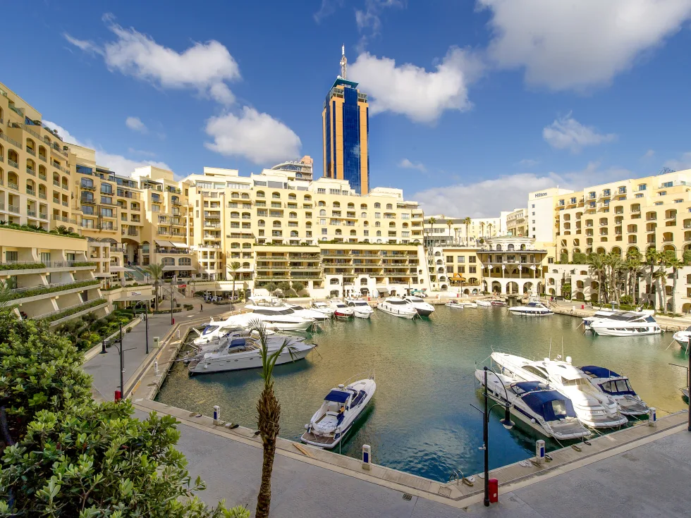 3 bed Apartment For Rent in St Julian's, St Julian's - thumb 3