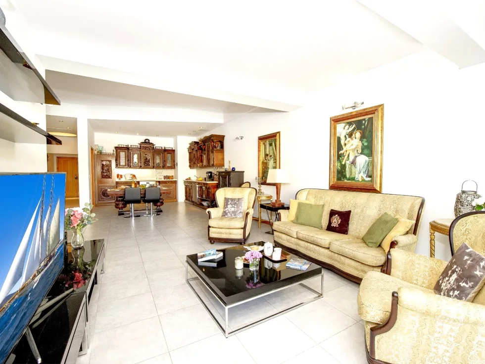 3 bed Apartment For Rent in St Julian's, St Julian's - thumb 8