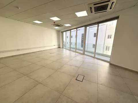 0 bed Office For Rent in Sliema, Sliema - thumb 1