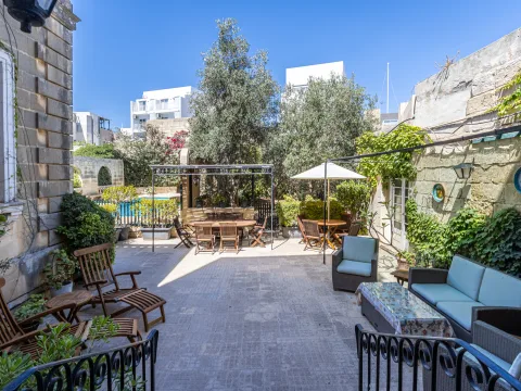 4 bed Town House For Sale in Tarxien, Tarxien - thumb 2