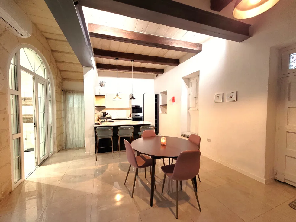 3 bed Town House For Rent in Naxxar, Naxxar - thumb 1