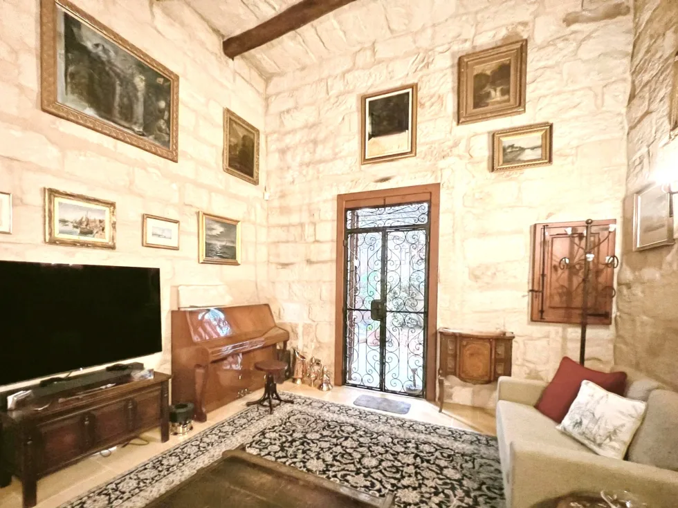 5 bed Farmhouse For Rent in Mosta, Mosta - thumb 11