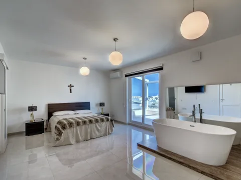 2 bed Penthouse For Sale in St Julian's, St Julian's - thumb 10