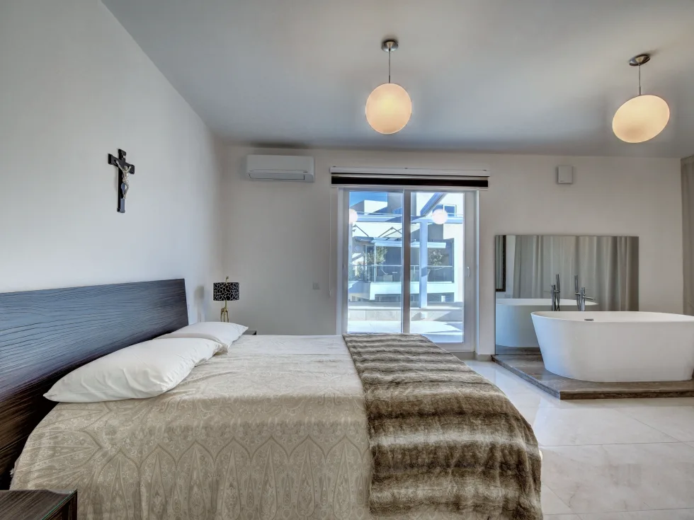 2 bed Penthouse For Sale in St Julian's, St Julian's - thumb 11