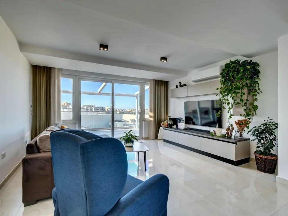 2 bed Penthouse For Sale in St Julian's, St Julian's - thumb 4