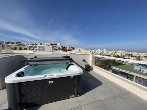 2 bed Penthouse For Rent in Mellieha, Mellieha - thumb 1