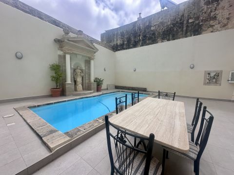 3 bed Town House For Rent in Naxxar, Naxxar - thumb 2