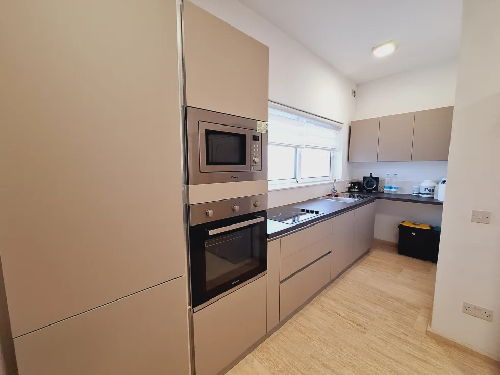 1 bed Penthouse For Rent in St Julian's, St Julian's - thumb 5