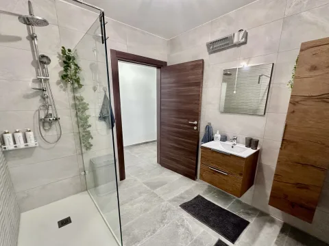 3 bed Apartment For Rent in Marsaxlokk, Marsaxlokk - thumb 13