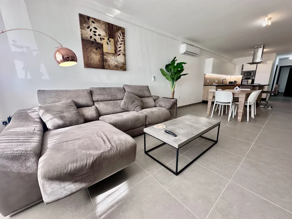 2 bed Maisonette For Rent in Marsaxlokk, Marsaxlokk - thumb 2