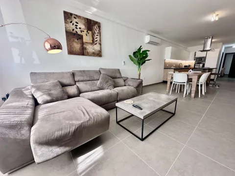 2 bed Maisonette For Rent in Marsaxlokk, Marsaxlokk - thumb 2