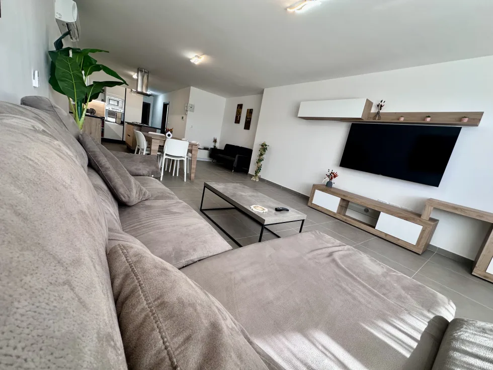 2 bed Maisonette For Rent in Marsaxlokk, Marsaxlokk - thumb 3