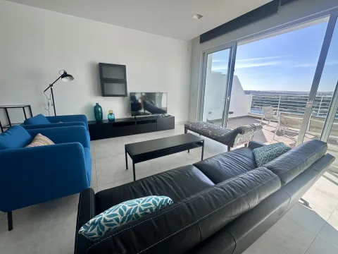 2 bed Penthouse For Rent in Sliema, Sliema - thumb 6