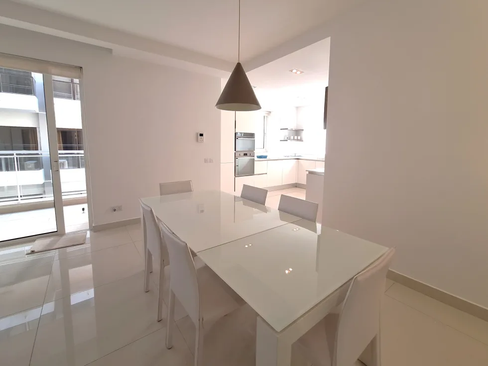 3 bed Apartment For Rent in Sliema, Sliema - thumb 3