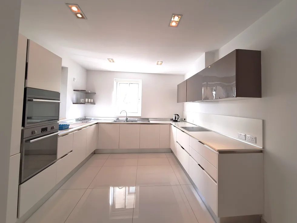 3 bed Apartment For Rent in Sliema, Sliema - thumb 5