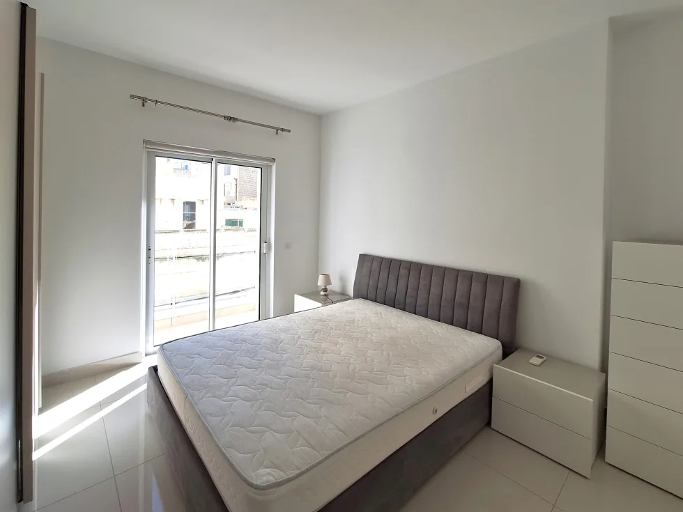 3 bed Apartment For Rent in Sliema, Sliema - thumb 7