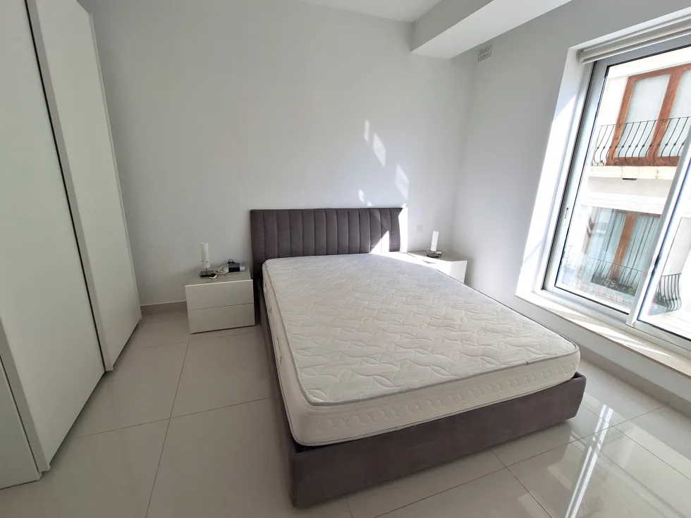 3 bed Apartment For Rent in Sliema, Sliema - thumb 8