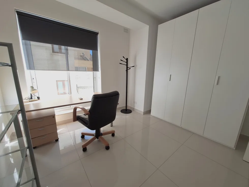 3 bed Apartment For Rent in Sliema, Sliema - thumb 9