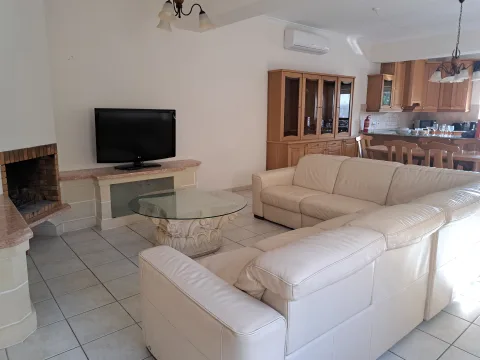 3 bed Terraced House For Rent in San Gwann, San Gwann - thumb 6