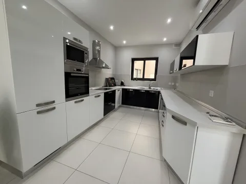 2 bed Apartment For Rent in St Julian's, St Julian's - thumb 5