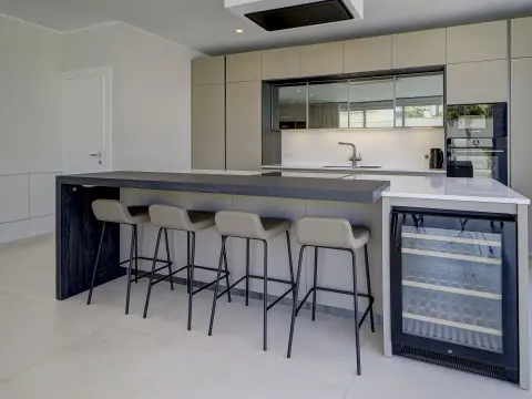 6 bed Villa For Rent in Bahar ic-Caghaq, Bahar ic-Caghaq - thumb 11