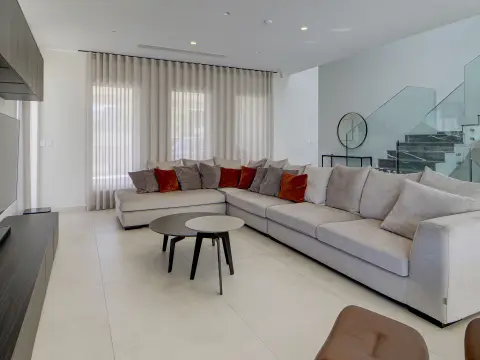 6 bed Villa For Rent in Bahar ic-Caghaq, Bahar ic-Caghaq - thumb 7