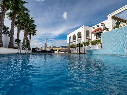 6 bed Villa For Sale in Naxxar, Naxxar - thumb 2