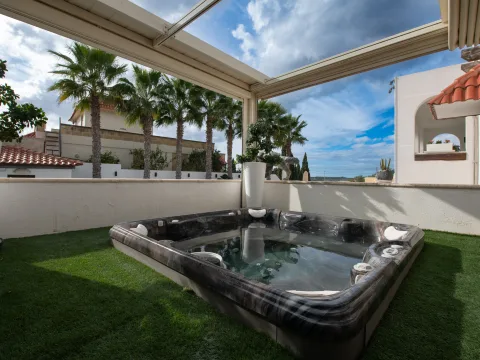 6 bed Villa For Sale in Naxxar, Naxxar - thumb 5