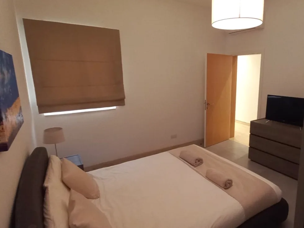 2 bed Apartment For Rent in Sliema, Sliema - thumb 6