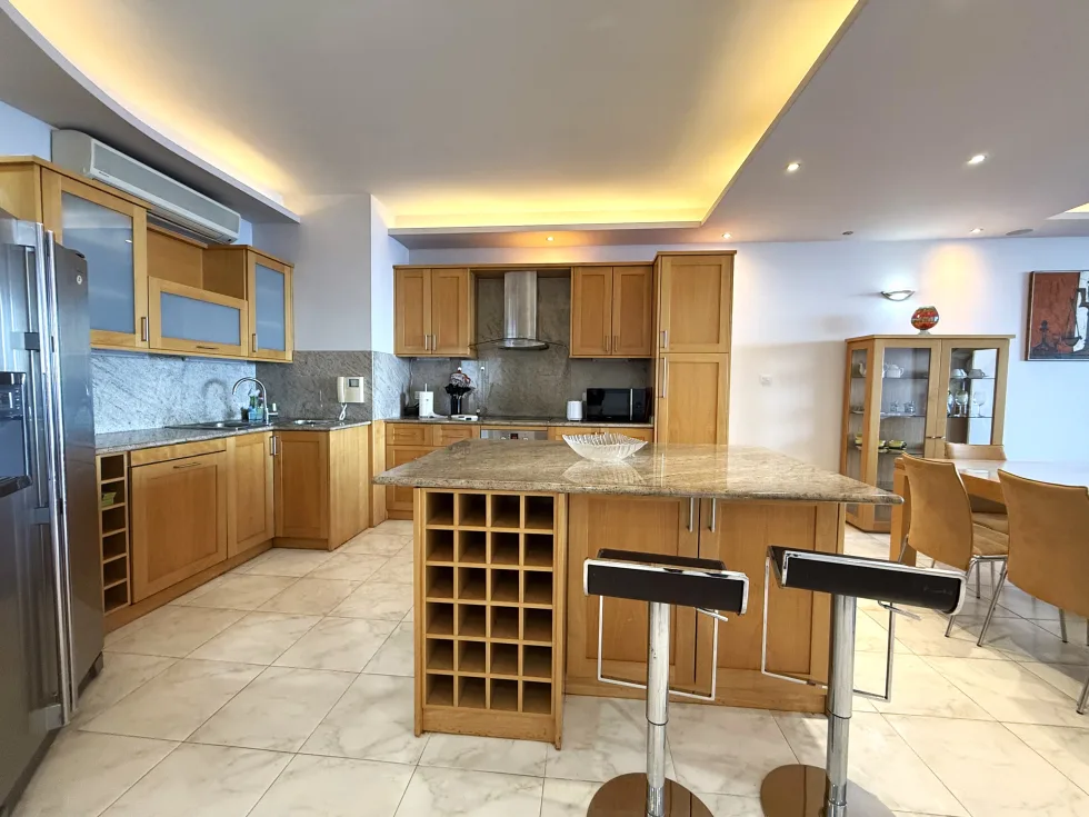 3 bed Apartment For Rent in Sliema, Sliema - thumb 4