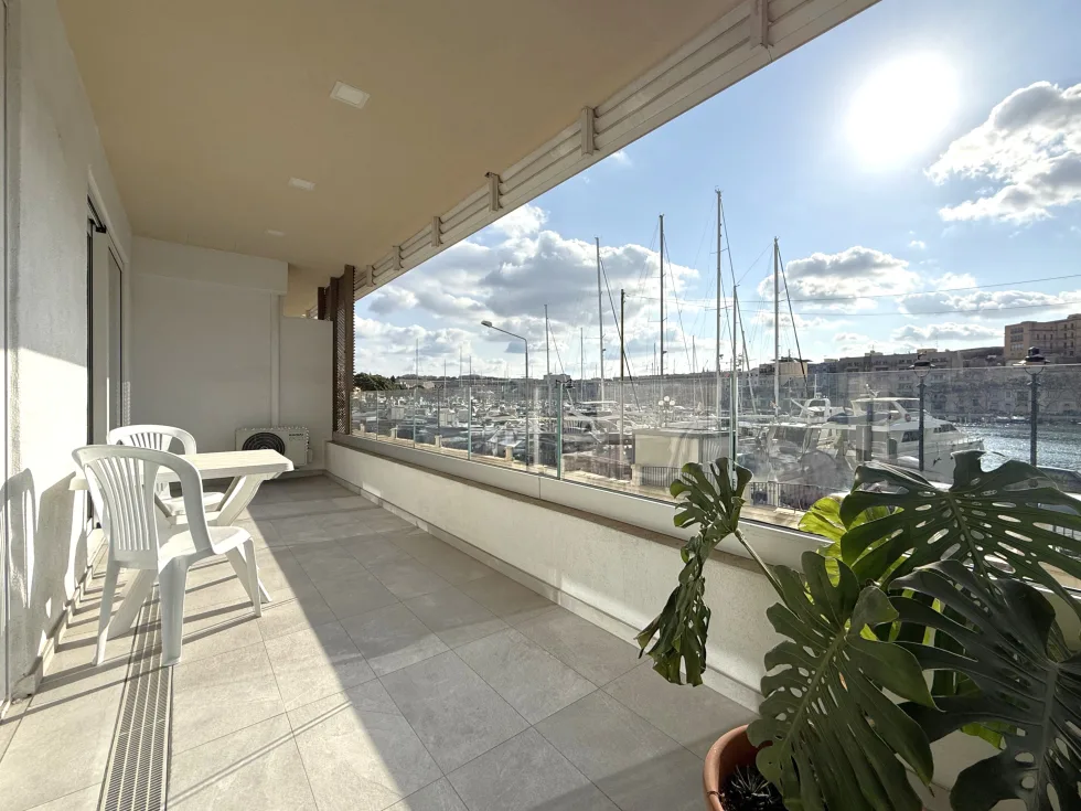 2 bed Apartment For Rent in Ta' Xbiex, Ta' Xbiex - thumb 2