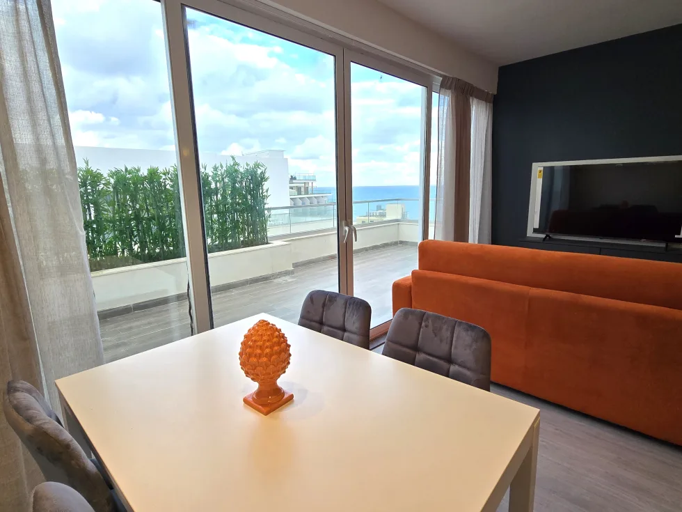 2 bed Penthouse For Rent in Qawra, Qawra - thumb 4