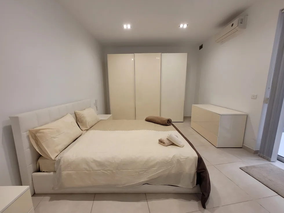 3 bed Apartment For Rent in Sliema, Sliema - thumb 6