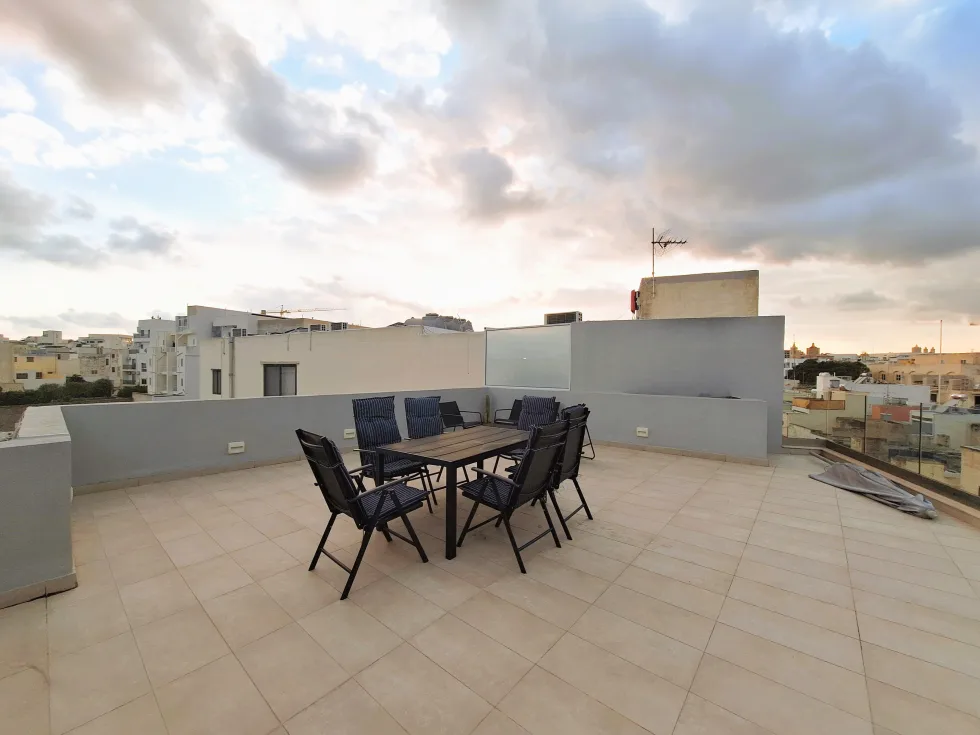 2 bed Penthouse For Rent in Balzan, Balzan - thumb 1