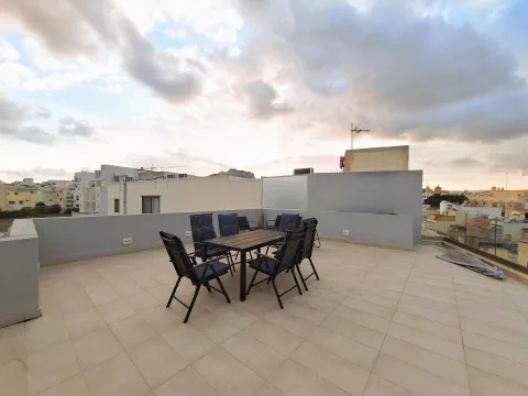 2 bed Penthouse For Rent in Balzan, Balzan - thumb 1