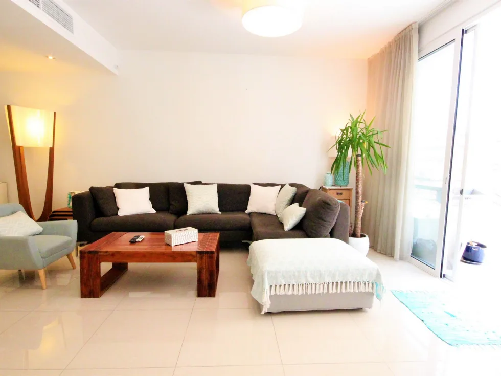 3 bed Apartment For Rent in St Julian's, St Julian's - thumb 4