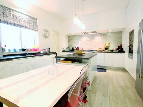 3 bed Apartment For Rent in St Julian's, St Julian's - thumb 7